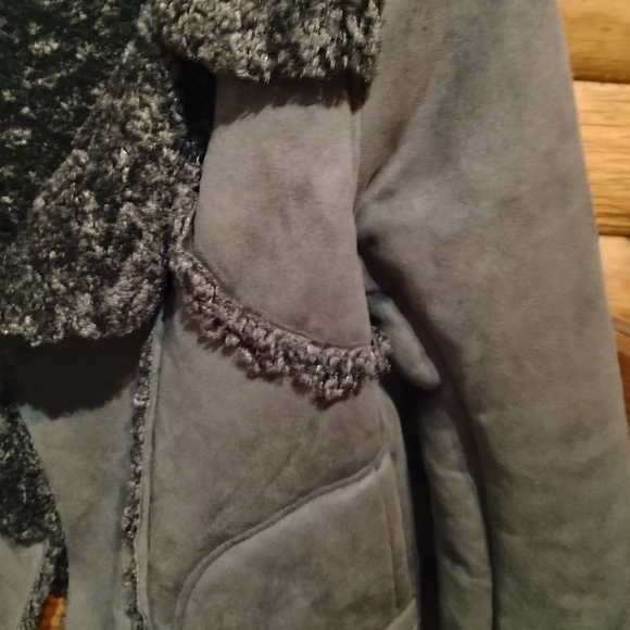 Chelsea & Violet Women's Gray Shearling Jacket XS Like New - Picture 3 of 12